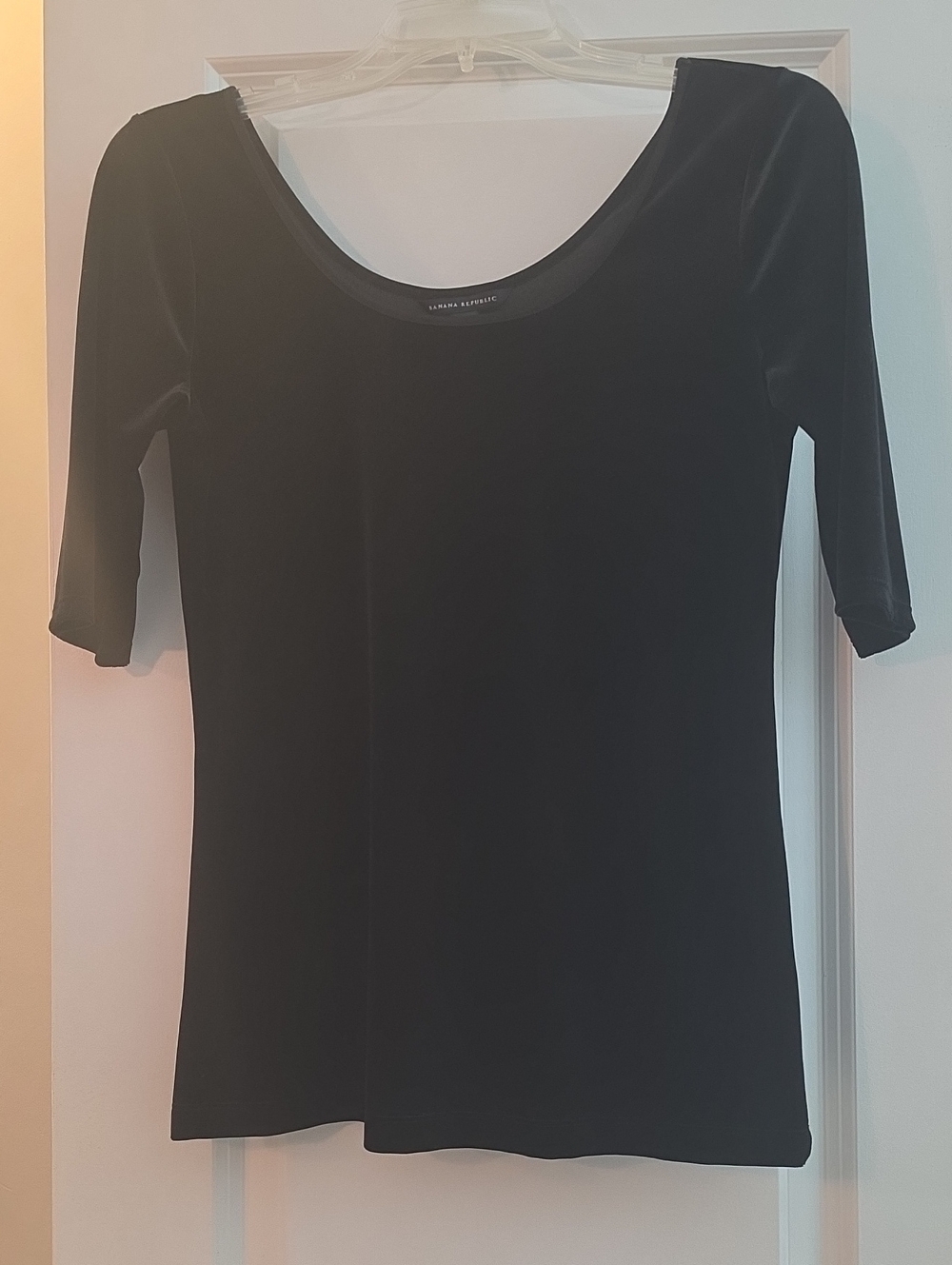 Banana REPUBLIC Black Velvet Scoop Neck Short Sleeve Top...never Worn